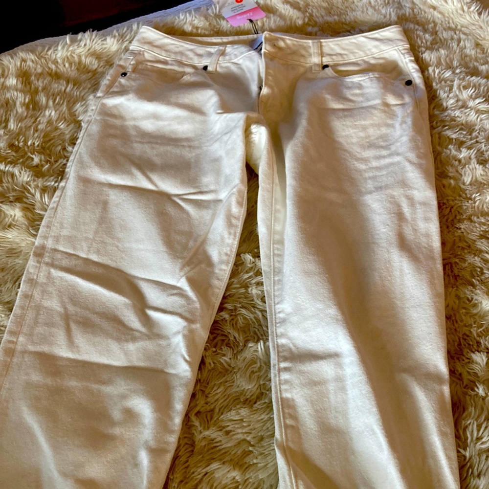 6062 white 100% boyfriend